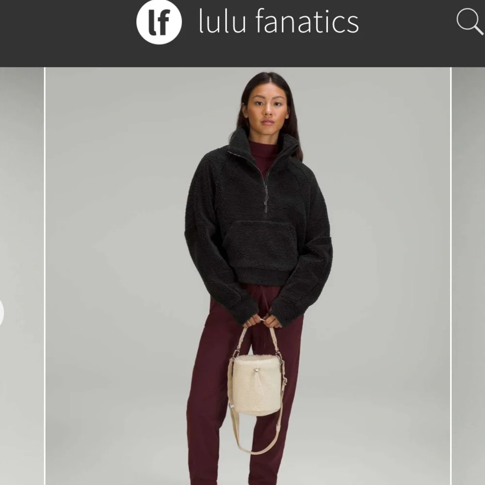 NWT Lululemon New Year Crossbody Fleece Bucket Bag 2.5L WORDMARK White Opal LOGO - Picture 2 of 7